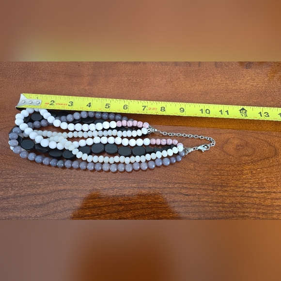 Elegant beaded torsade 4-Strand W&B, purple pink acrylic Necklace - Picture 10 of 10